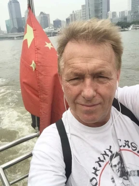 <span>Magnus, 64</span>&nbsp;<span style='width: 25px; height: 16px; float: right; background-image: url(/bitmaps/flags_small/SE.PNG)'>&nbsp;</span><br><span>Karlskrona, Sweden</span>&nbsp;<input type='button' class='joinbtn' style='float: right' value='JOIN NOW' />