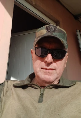 <span>Chris, 69</span> <span style='width: 25px; height: 16px; float: right; background-image: url(/bitmaps/flags_small/GR.PNG)'> </span><br><span>Ioannina, ギリシャ</span> <input type='button' class='joinbtn' style='float: right' value='JOIN NOW' />