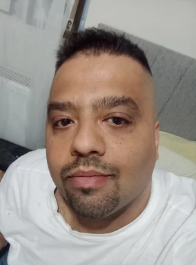 English men looking for love