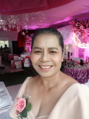 <span>Ma Jean, 55</span>&nbsp;<span style='width: 25px; height: 16px; float: right; background-image: url(/bitmaps/flags_small/PH.PNG)'>&nbsp;</span><br><span>Tawagan, Filippine</span>&nbsp;<input type='button' class='joinbtn' style='float: right' value='JOIN NOW' />