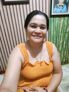 <span>Teresita Gonzalgo, 42</span>&nbsp;<span style='width: 25px; height: 16px; float: right; background-image: url(/bitmaps/flags_small/PH.PNG)'>&nbsp;</span><br><span>Manila, Philippinen</span>&nbsp;<input type='button' class='joinbtn' style='float: right' value='JOIN NOW' />
