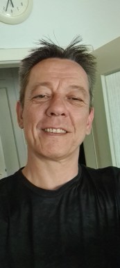 <span>Andreas, 54</span> <span style='width: 25px; height: 16px; float: right; background-image: url(/bitmaps/flags_small/DE.PNG)'> </span><br><span>Hamburg, ドイツ</span> <input type='button' class='joinbtn' style='float: right' value='JOIN NOW' />